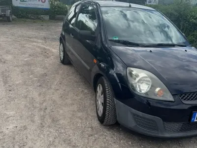 Gebraucht Ford Fiesta 75 PS (55 kW) 2005 Blau Kleinwagen