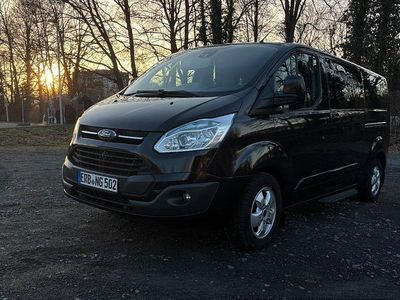 Gebraucht Ford Tourneo Titanium 155 PS (114 kW) 2016 Schwarz Van / Kleinbus