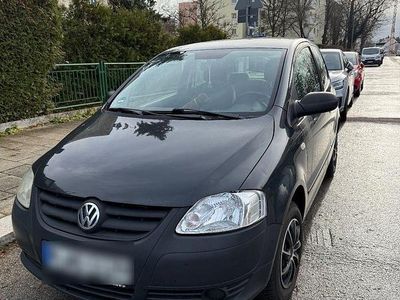 Gebraucht VW Fox 54 PS (39 kW) 2007 Grau Kleinwagen