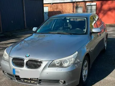 Usata BMW 523 177 CV (130 kW) 2006 Argento Berlina