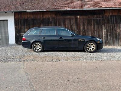 Gebraucht BMW 525 177 PS (130 kW) 2006 Schwarz Kombi