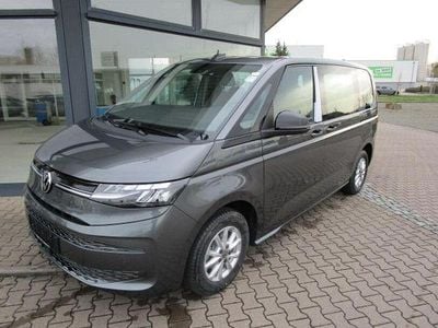 Gebraucht VW Multivan Life 150 PS (110 kW) 2024 Grau Van