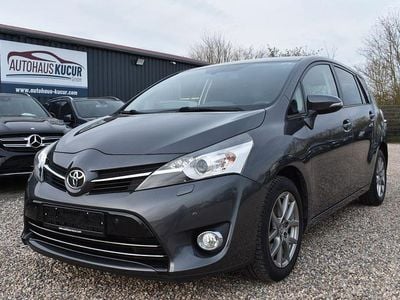 Gebraucht Toyota Verso Executive 147 PS (108 kW) 2013 Grey metallic Van / Kleinbus