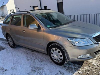 Beige Gebraucht 2009 Skoda Octavia Ambiente Kombi | 5.900 € (Fairer Preis)