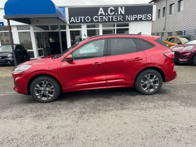 Gebraucht Ford Kuga ST-Line 152 PS (111 kW) 2022 Rot SUV