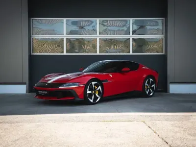 Gebraucht Ferrari 12 Cilindri 829 PS (609 kW) 2025 Rot