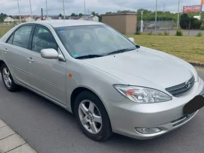 Gebraucht Toyota Camry Executive 186 PS (136 kW) 2001 Silber Limousine