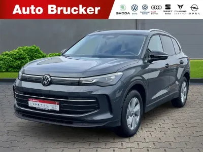 Neu VW Tiguan 150 PS (110 kW) 2025 Grau SUV