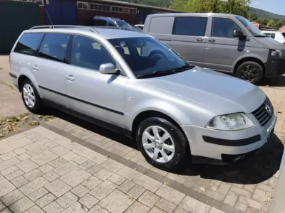 Gebraucht VW Passat 131 PS (96 kW) 2003 Silber Kombi
