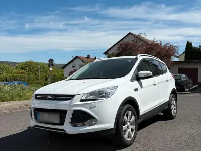 Gebraucht Ford Kuga 150 PS (110 kW) 2015 Weiß SUV
