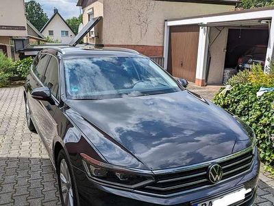 Grau Gebraucht 2021 VW Passat Elegance Kombi | 25.750 € (Etwas zu teuer)