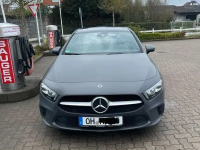 Gebraucht Mercedes A180 136 PS (100 kW) 2020 Grau Limousine