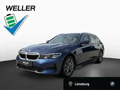 Używany BMW 330e Comfort Edition 292 KM (214 kW) 2022 Niebieski Kombi