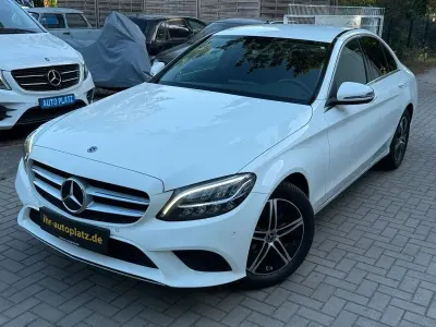 Gebraucht Mercedes C180 Avantgarde 156 PS (114 kW) 2019 Polarweiss  unilack Limousine