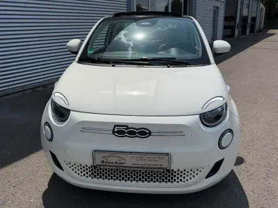 Gebraucht Fiat 500e Icon 86 kW (118 PS) 2022 Weiß Cabrio