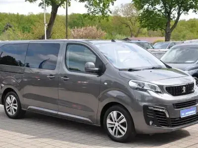 Gebraucht Peugeot Traveller Business-Line 177 PS (130 kW) 2019 Platiniumgrau Van / Kleinbus