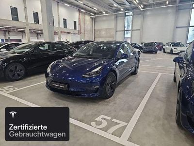 Deep blue metallic Gebraucht 2021 Tesla Model 3 Long Range AWD Limousine | 30.300 € (Etwas zu teuer)