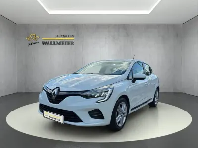 Gebraucht Renault Clio V SE 67 PS (49 kW) 2021 Weiß Limousine