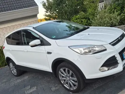 Gebraucht Ford Kuga 150 PS (110 kW) 2016 Weiß SUV