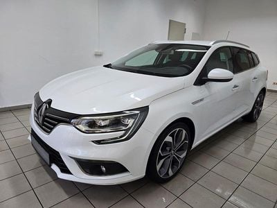 Sonderlackierung perlmuttwei Gebraucht 2018 Renault Mégane GrandTour Bose Edition Kombi | 16.990 € (Fairer Preis)