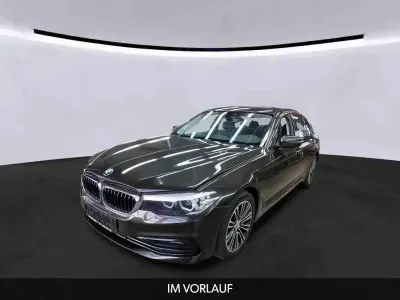Gebraucht BMW 520 Sport Line 190 PS (139 kW) 2018 Grau Limousine