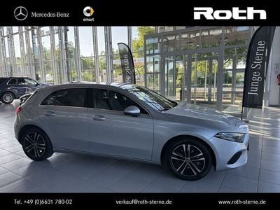 Silber Gebraucht 2024 Mercedes A200 Progressive Limousine | 27.999 € (Guter Preis)