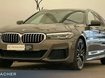 Gebraucht BMW 540 Efficient Dynamics 340 PS (250 kW) 2023 Bmw individual alvitgrau metall Kombi