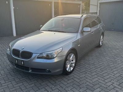 BMW 523