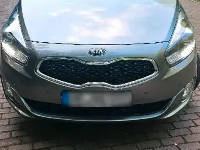 Gebraucht Kia Carens 136 PS (100 kW) 2015 Silber Van / Kleinbus