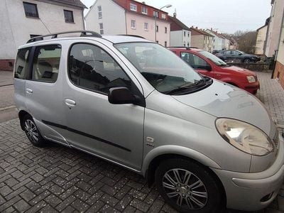 Gebraucht Toyota Yaris Verso 84 PS (61 kW) 2005 Grau Van / Kleinbus
