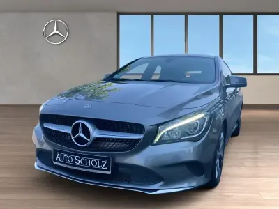 Gebraucht Mercedes CLA200 Urban 136 PS (100 kW) 2018 Grau Kombi
