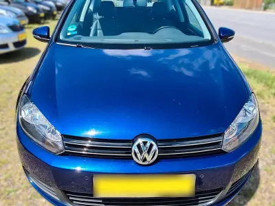 Gebraucht VW Golf VI Comfortline 105 PS (77 kW) 2010 Blau Kleinwagen