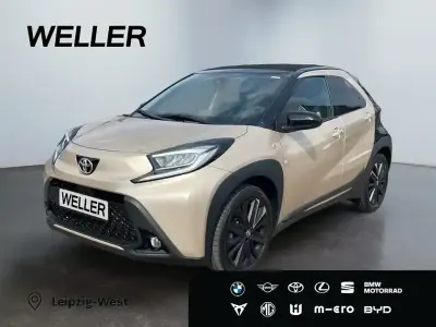Używany Toyota Aygo Style 72 KM (52 kW) 2023 Beżowy Hatchback