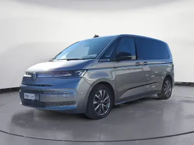 Begagnad VW Multivan Style 204 HK (150 kW) 2022 Silver Minibuss
