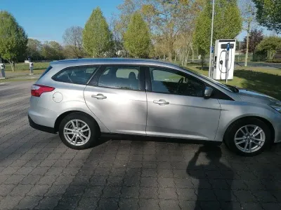 Używany Ford Focus Trend 102 KM (75 kW) 2014 Srebrny Kombi