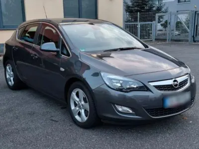 Gebraucht Opel Astra Sport 160 PS (117 kW) 2010 Grau Limousine