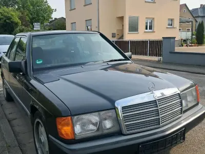 Gebraucht Mercedes 190 109 PS (80 kW) 1990 Limousine