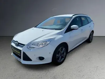 Gebraucht Ford Focus Champions Edition 125 PS (91 kW) 2013 Frozen white Kombi