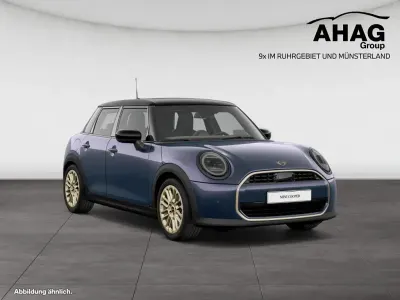 Occasion Mini Cooper Favoured 156 PK (114 kW) 2025 Blauw Hatchback
