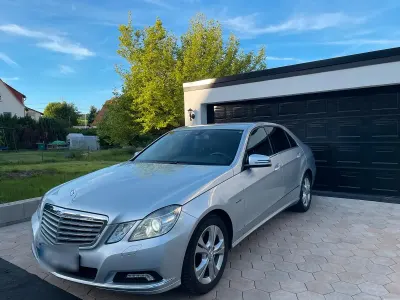 Gebraucht Mercedes E220 170 PS (125 kW) 2009 Grau Limousine