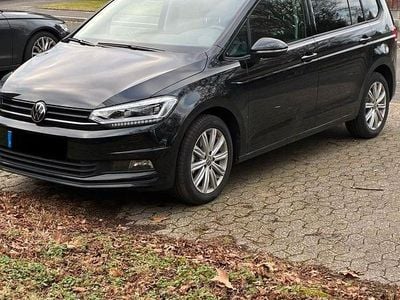 Schwarz Gebraucht 2025 VW Touran Van / Kleinbus | 20.800 €