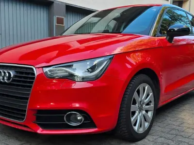 Gebraucht Audi A1 Attraction 86 PS (63 kW) 2012 Rot Kleinwagen