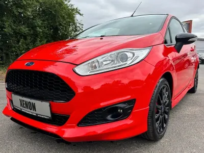 Gebraucht Ford Fiesta Sport 140 PS (102 kW) 2016 Rot Kleinwagen