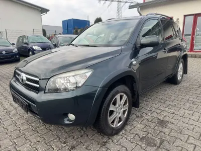 Begagnad Toyota RAV4 Executive 177 HK (130 kW) 2006 Grön SUV