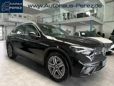 Używany Mercedes GLC300 Premium 258 KM (189 kW) 2024 Czarny SUV