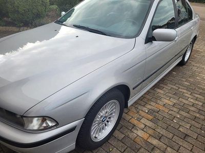BMW 528