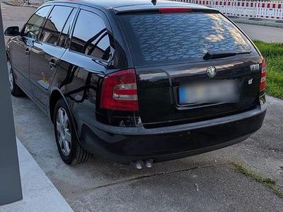 Schwarz Gebraucht 2007 Skoda Octavia Kombi | 2.500 € (Fairer Preis)
