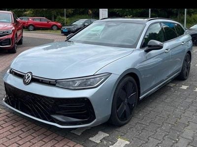 Silber Gebraucht 2024 VW Passat R-line Kombi | 38.100 € (Superpreis)