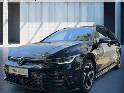 Gebraucht VW Golf VIII R-line 150 PS (110 kW) 2025 Grenadillschwarz metallic Kombi