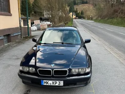 Käytetty BMW 728